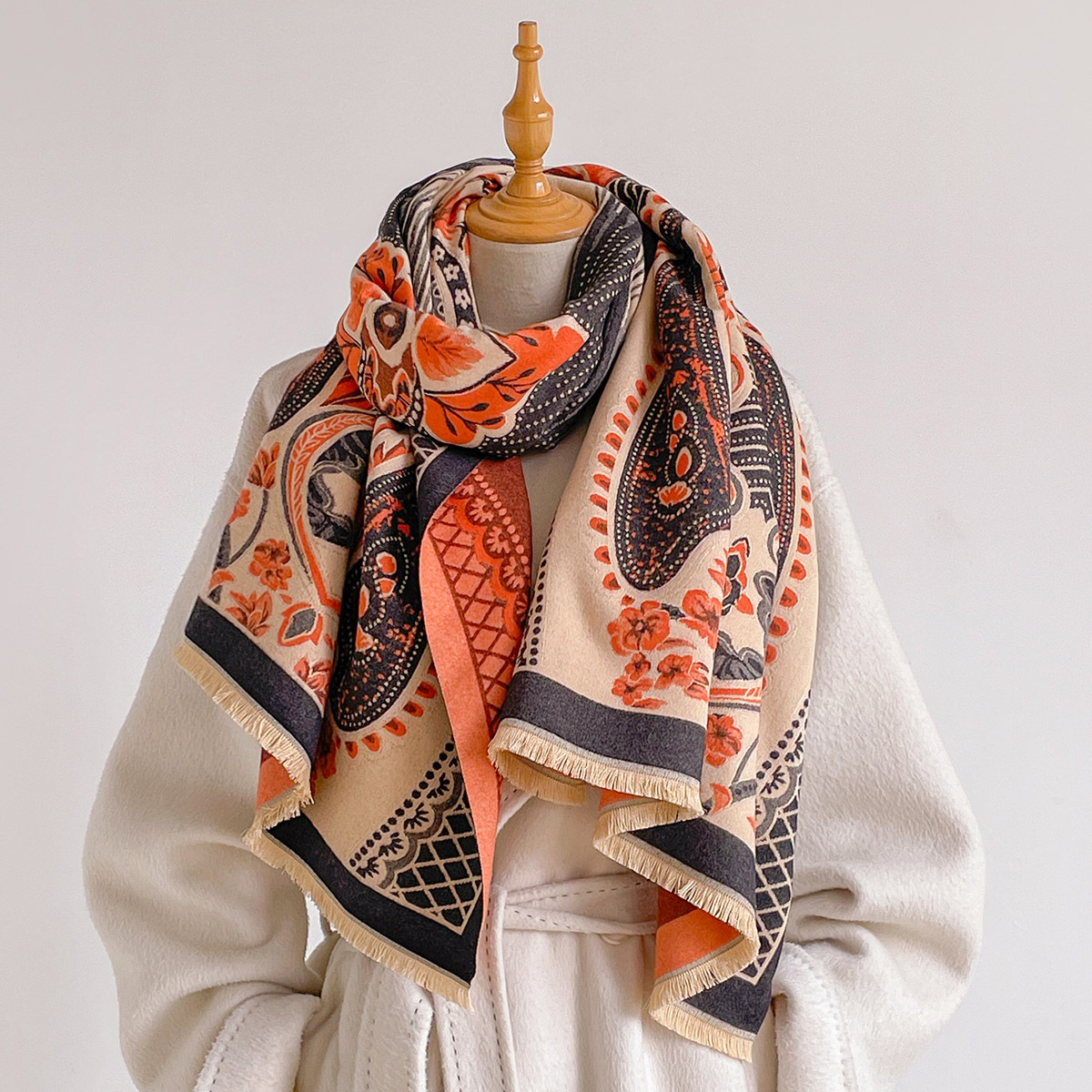 وشاح نسائي من الجاكار بنقشة ال - مراجعة Winter Ethnic Fashion For Women وسعره